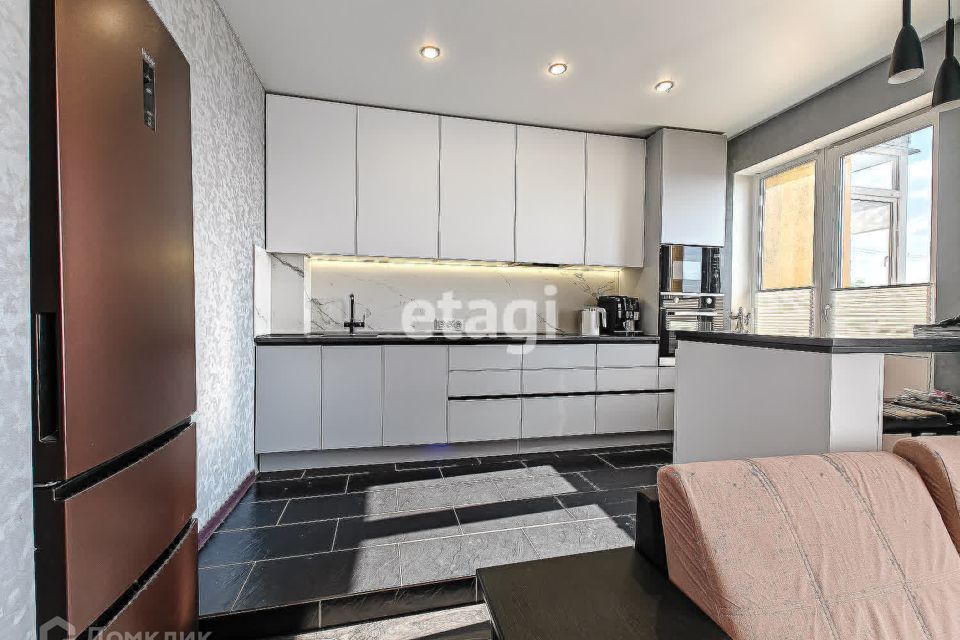 Продаётся 1-комнатная квартира, 57 м²