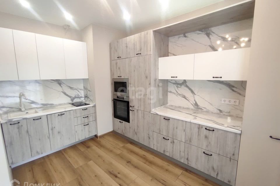 Продаётся 2-комнатная квартира, 60.9 м²