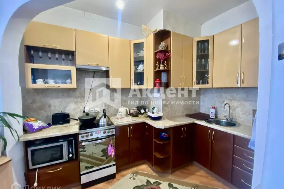 Продаётся 3-комнатная квартира, 105 м²