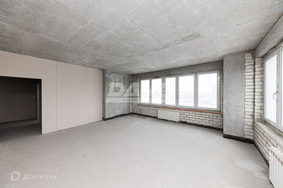 Продаётся 4-комнатная квартира, 163.7 м²