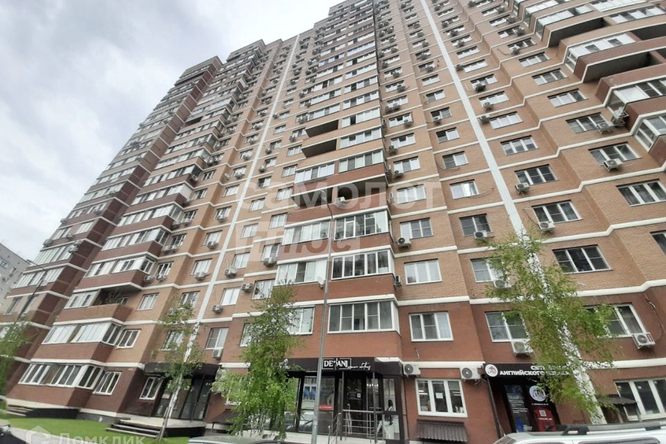 Продаётся 1-комнатная квартира, 49 м²