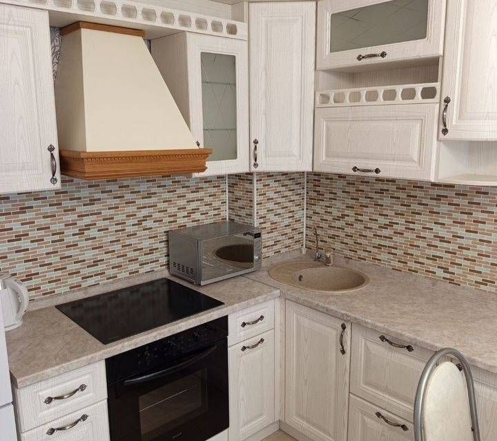 Сдаётся 1-комнатная квартира, 42 м²