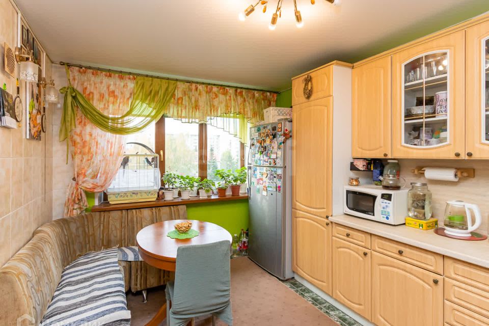 Продаётся 4-комнатная квартира, 152 м²