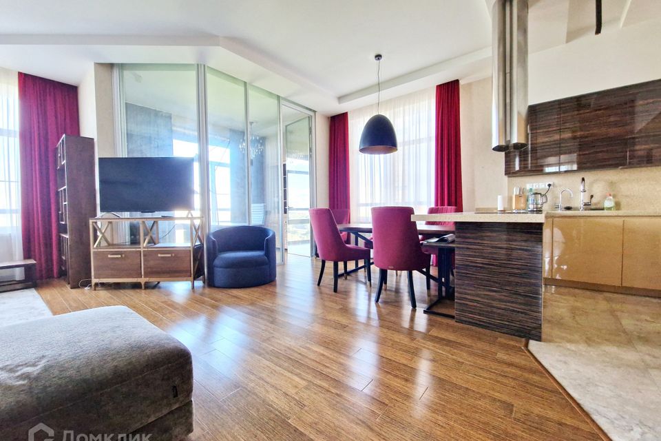 Сдаётся 3-комнатная квартира, 128 м²