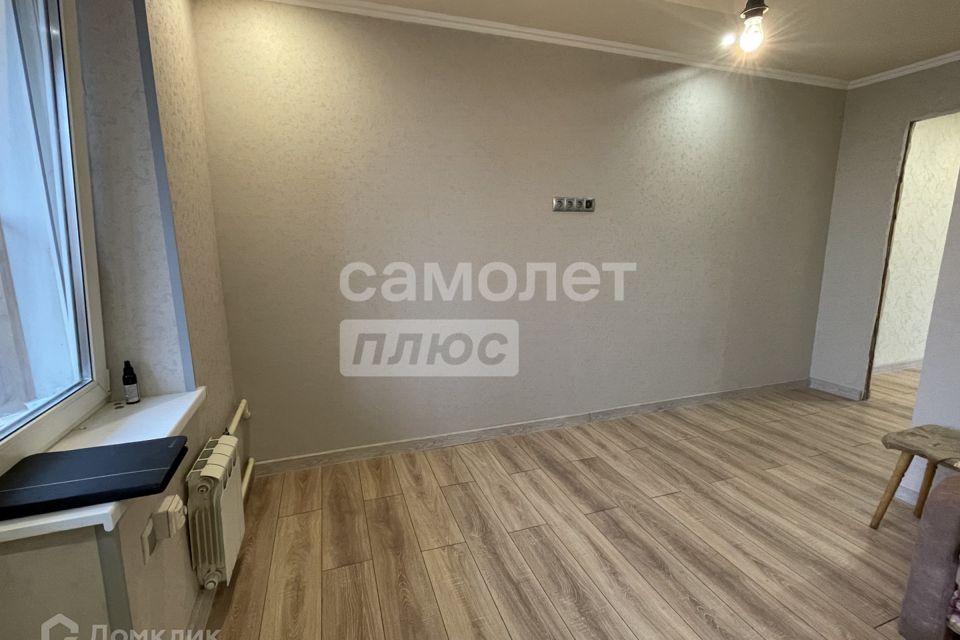 Продаётся 3-комнатная квартира, 49.7 м²