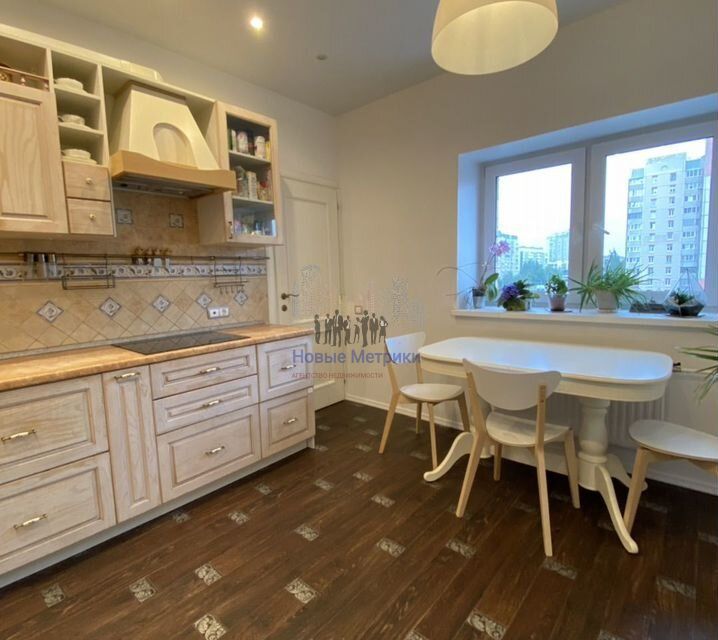 Продаётся 4-комнатная квартира, 92 м²