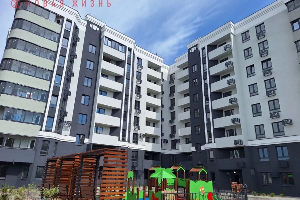 Продаётся 1-комнатная квартира, 42 м²