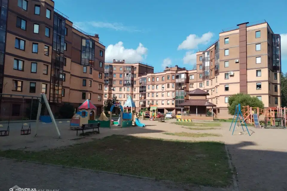 Продаётся 3-комнатная квартира, 102 м²