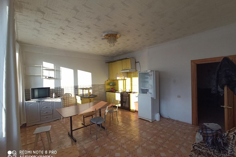 Сдаётся 3-комнатная квартира, 98 м²