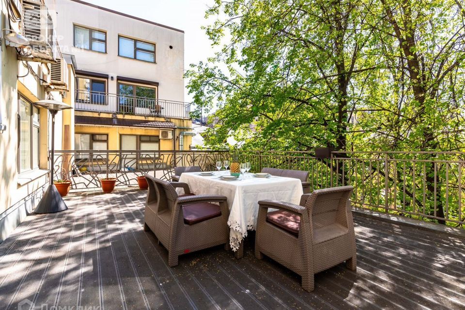 Сдаётся 2-комнатная квартира, 106 м²