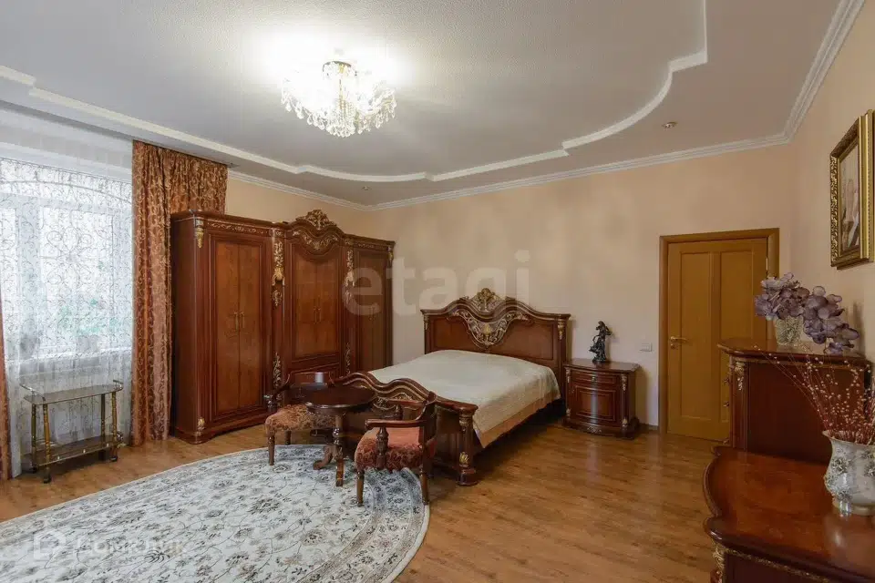 Продаётся 3-этажный дом, 540 м²