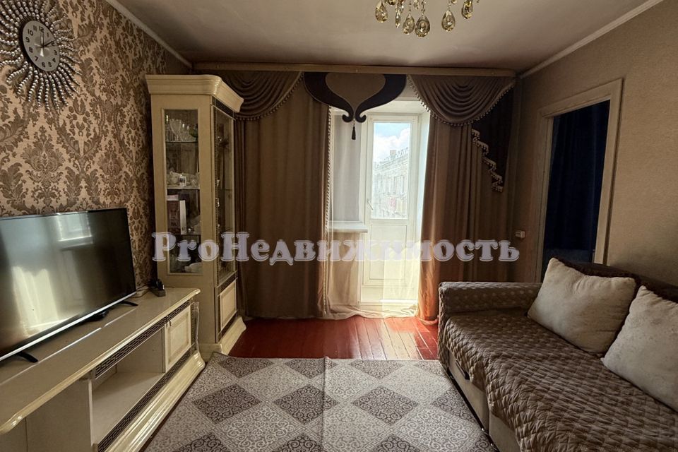 Продаётся 3-комнатная квартира, 48.8 м²