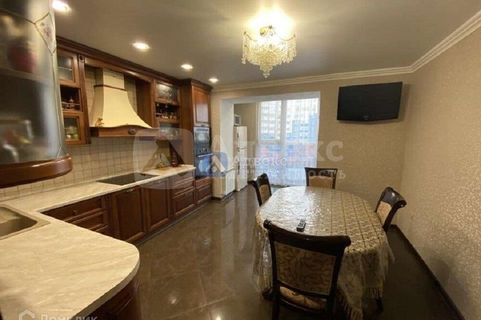 Продаётся 3-комнатная квартира, 108.9 м²