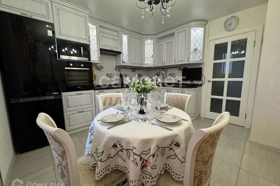 Продаётся 2-комнатная квартира, 68.8 м²