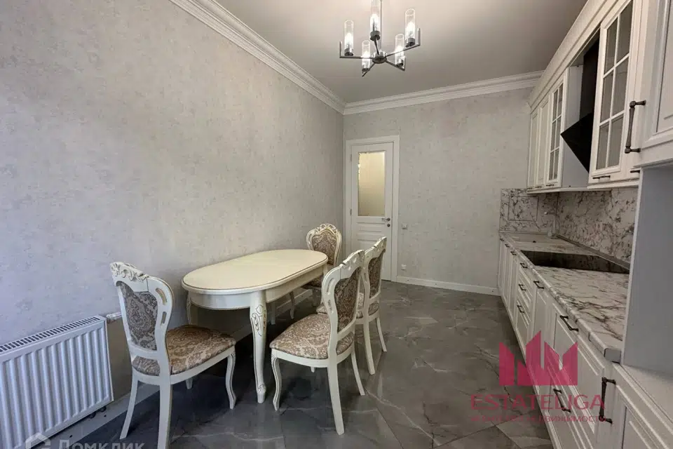 Продаётся 2-комнатная квартира, 65 м²