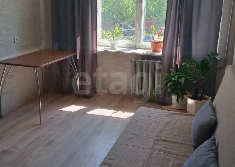Продаётся 4-комнатная квартира, 60.7 м²