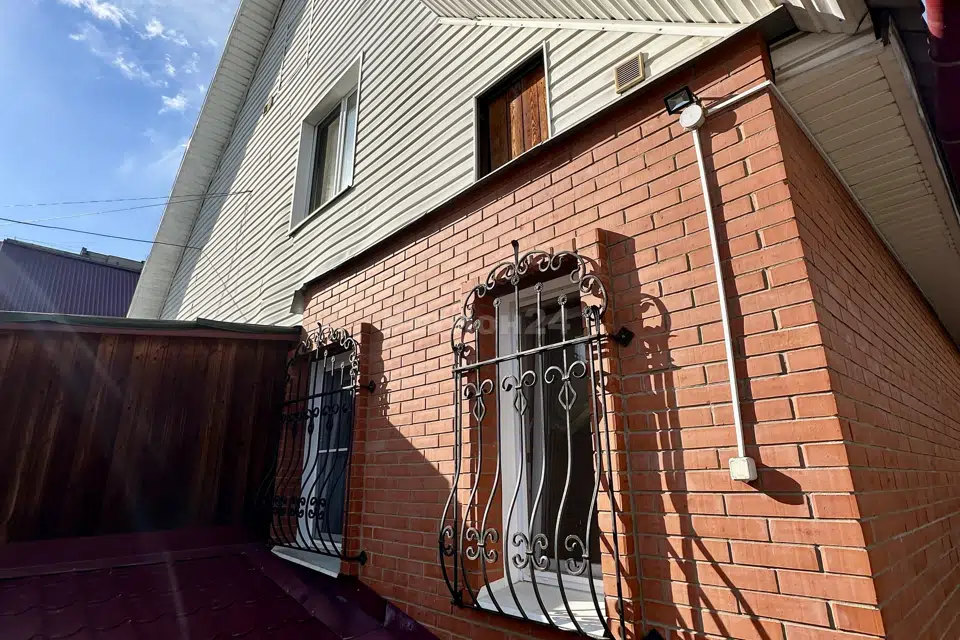 Продаётся 2-этажный дом, 240.6 м²