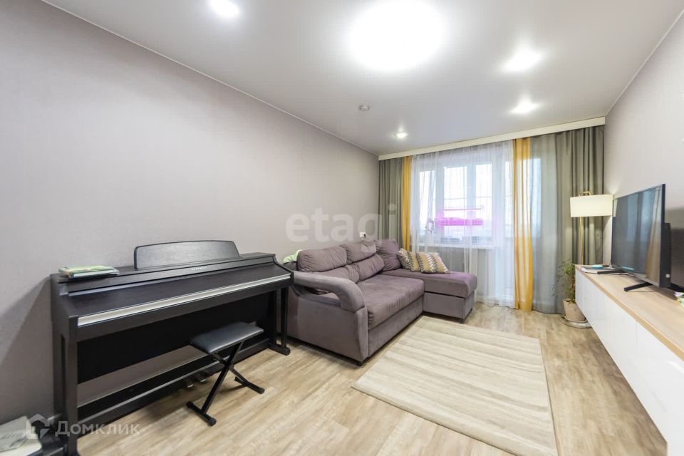 Продаётся 4-комнатная квартира, 90.8 м²