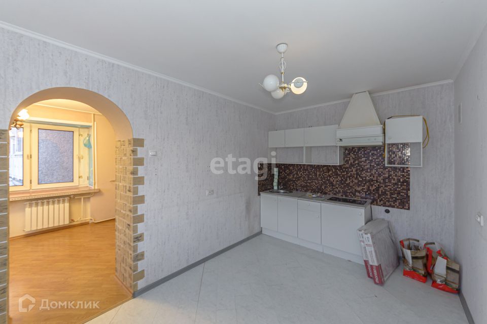 Продаётся 8-комнатная квартира, 190.4 м²