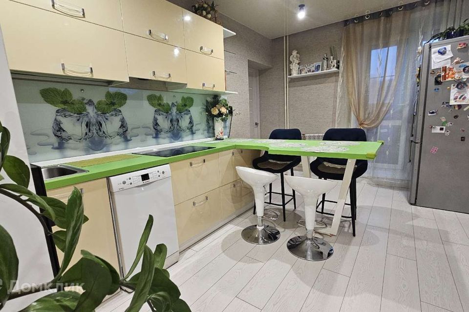 Продаётся 3-комнатная квартира, 71.8 м²