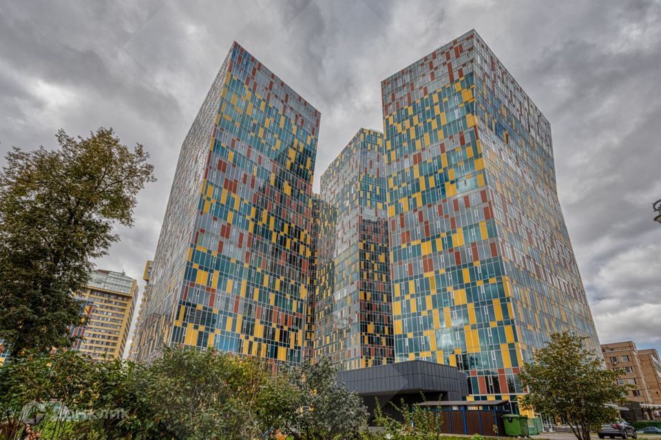 Продаётся 3-комнатная квартира, 138.8 м²