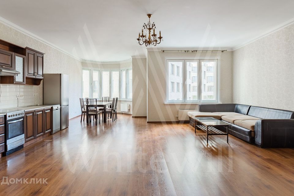Сдаётся 3-комнатная квартира, 132 м²