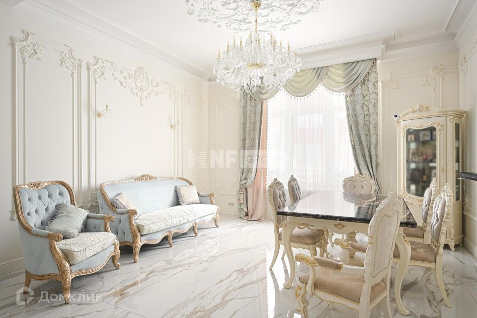 Продаётся 4-комнатная квартира, 132.5 м²