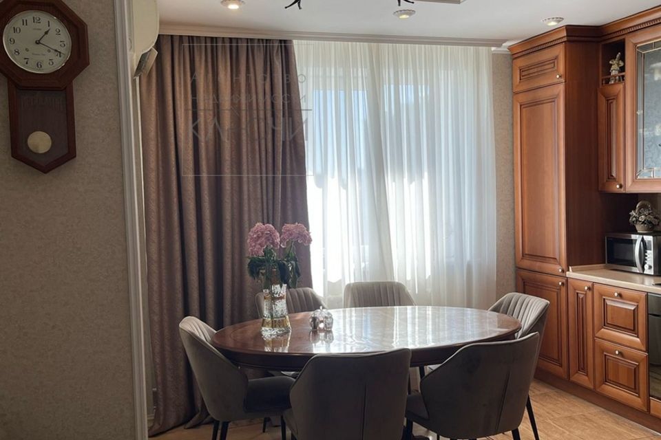 Продаётся 2-комнатная квартира, 72.6 м²