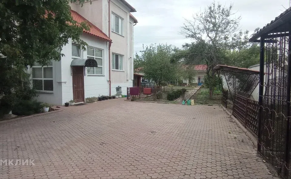 Продаётся 2-этажный дом, 244 м²