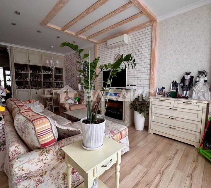 Продаётся 3-комнатная квартира, 107 м²
