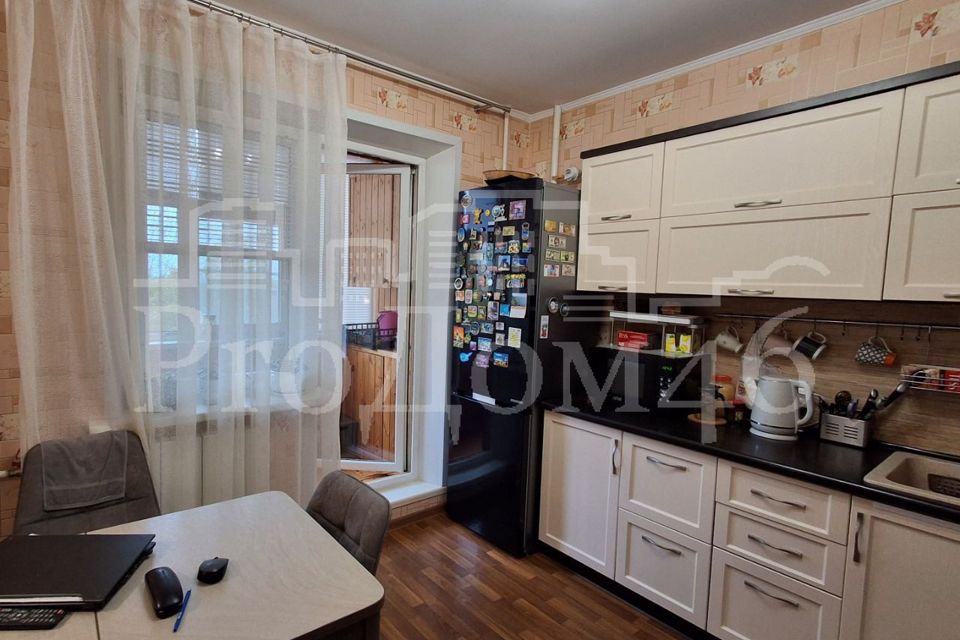 Продаётся комната в 3-комн. квартире, 46 м²
