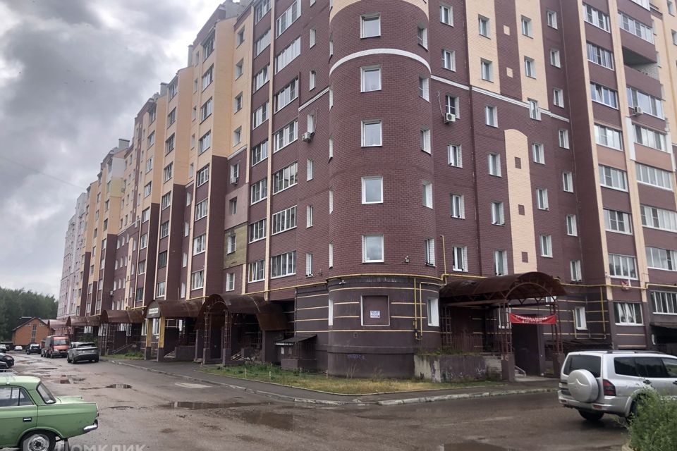 Продаётся 3-комнатная квартира, 104 м²