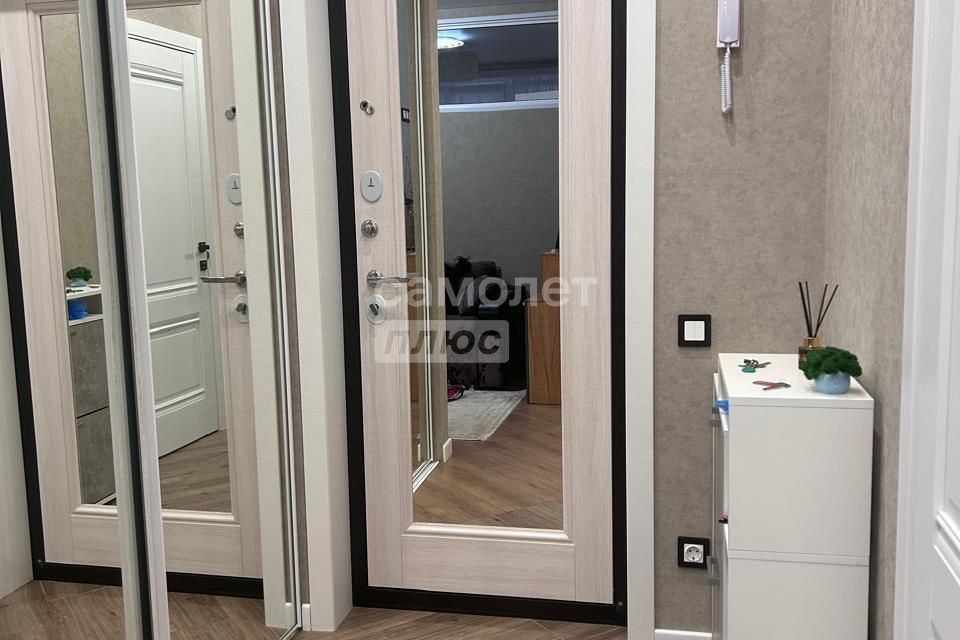 Продаётся 2-комнатная квартира, 41.8 м²