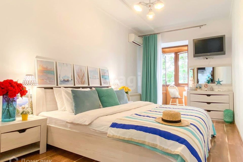 Продаётся 2-комнатная квартира, 82 м²