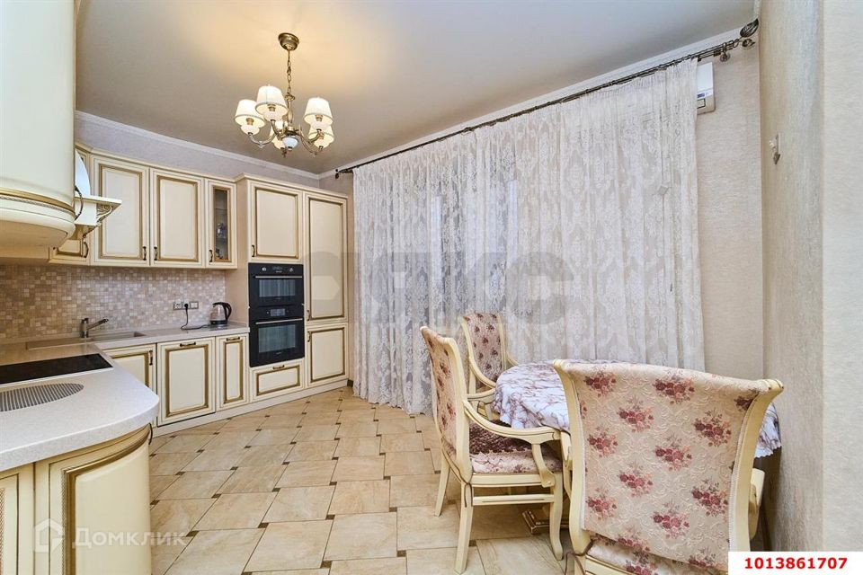 Продаётся 2-комнатная квартира, 77.3 м²