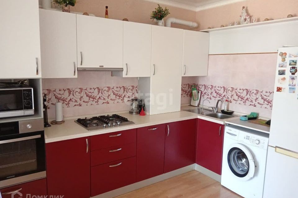 Продаётся 1-комнатная квартира, 49.2 м²