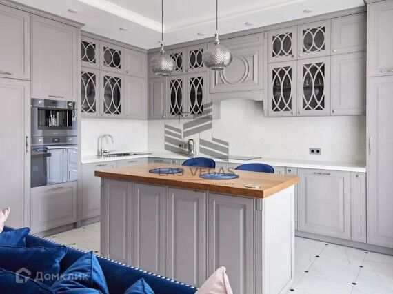 Сдаётся 3-комнатная квартира, 140 м²