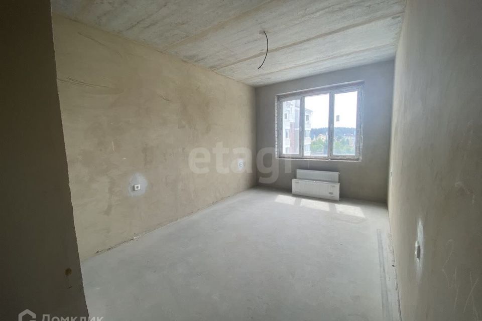 Продаётся 4-комнатная квартира, 161.2 м²