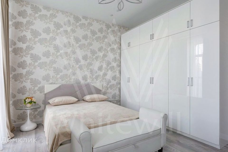 Продаётся 4-комнатная квартира, 177 м²
