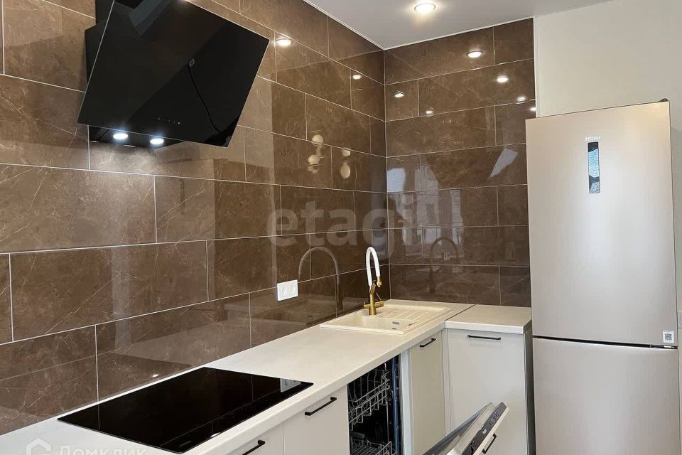 Сдаётся 2-комнатная квартира, 65.5 м²