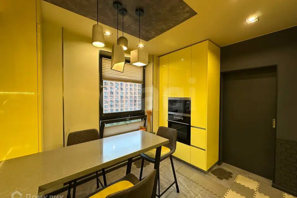 Продаётся 2-комнатная квартира, 69.8 м²