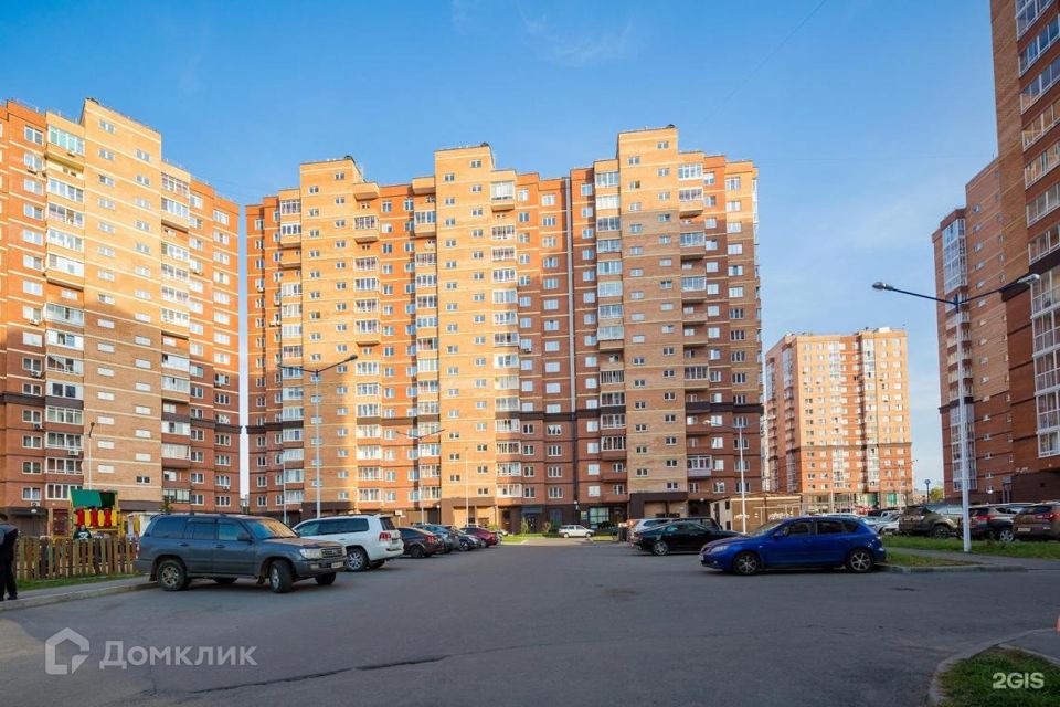 Сдаётся 2-комнатная квартира, 63.1 м²