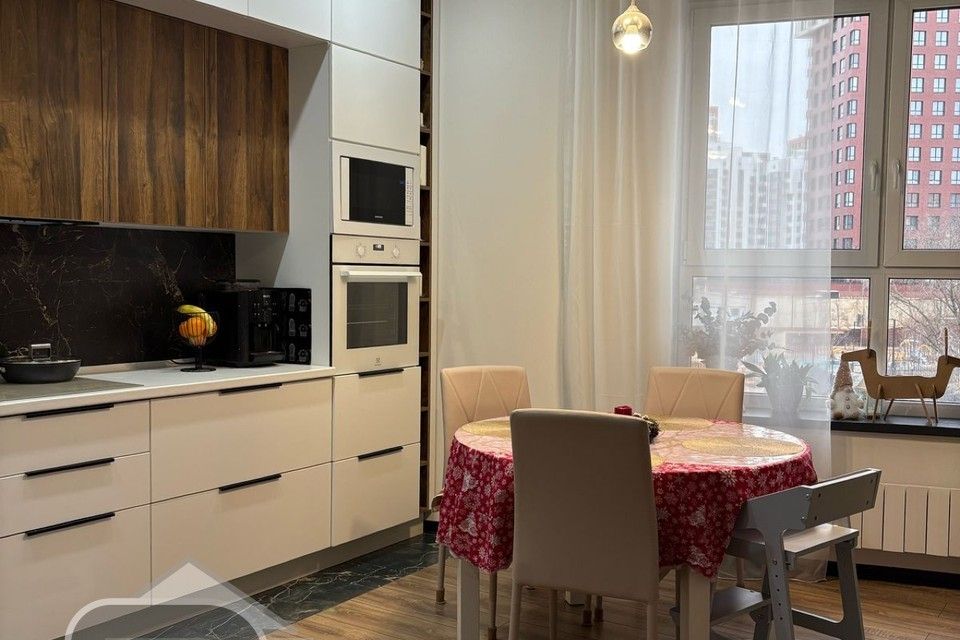 Продаётся 2-комнатная квартира, 65.3 м²