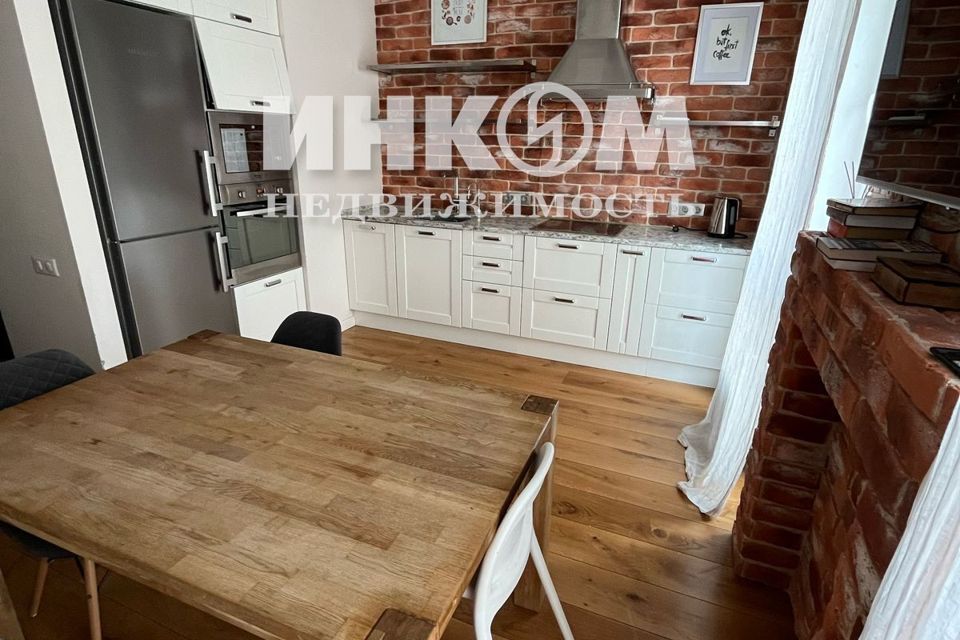 Сдаётся 2-комнатная квартира, 76 м²