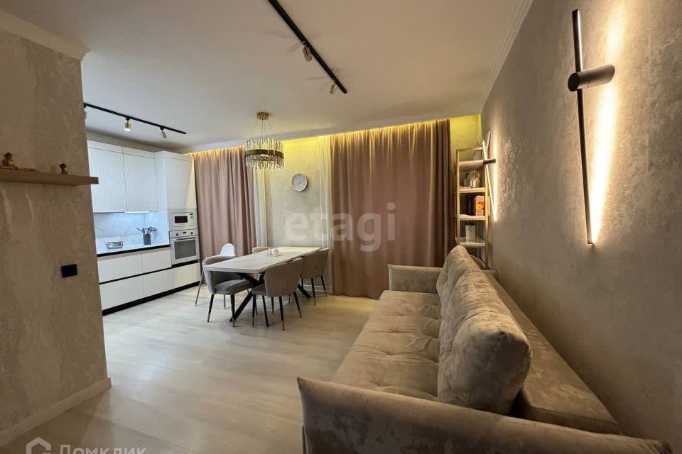 Продаётся 4-комнатная квартира, 87.7 м²
