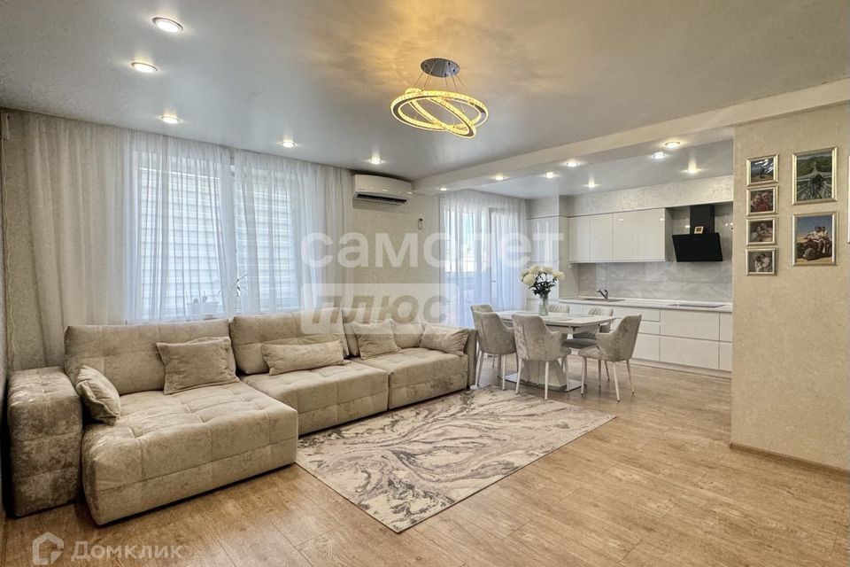 Продаётся 4-комнатная квартира, 106 м²