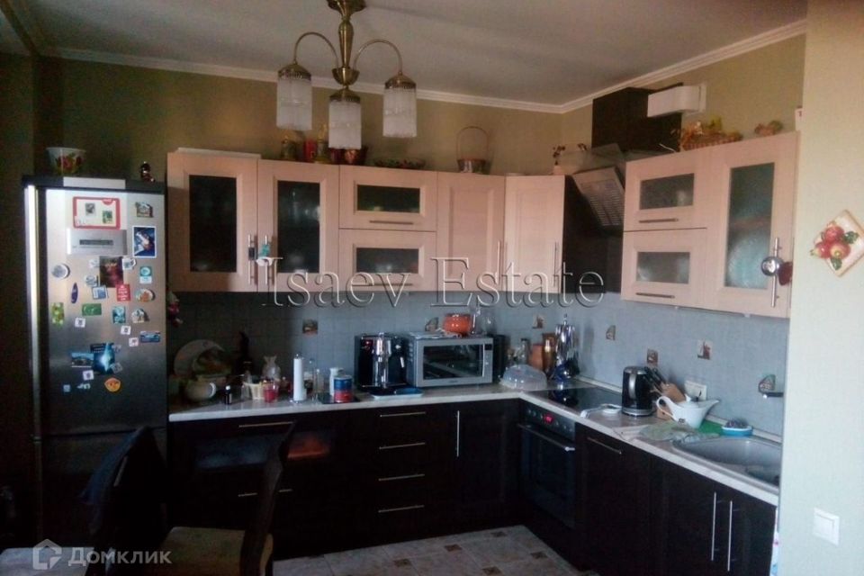 Продаётся 4-комнатная квартира, 125 м²
