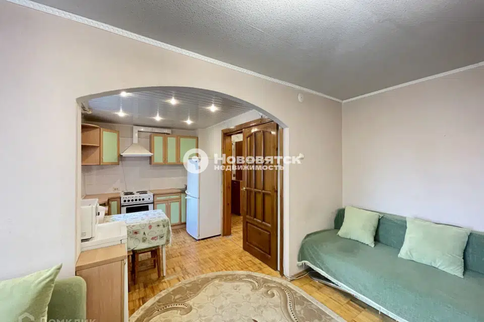 Продаётся 3-комнатная квартира, 60 м²