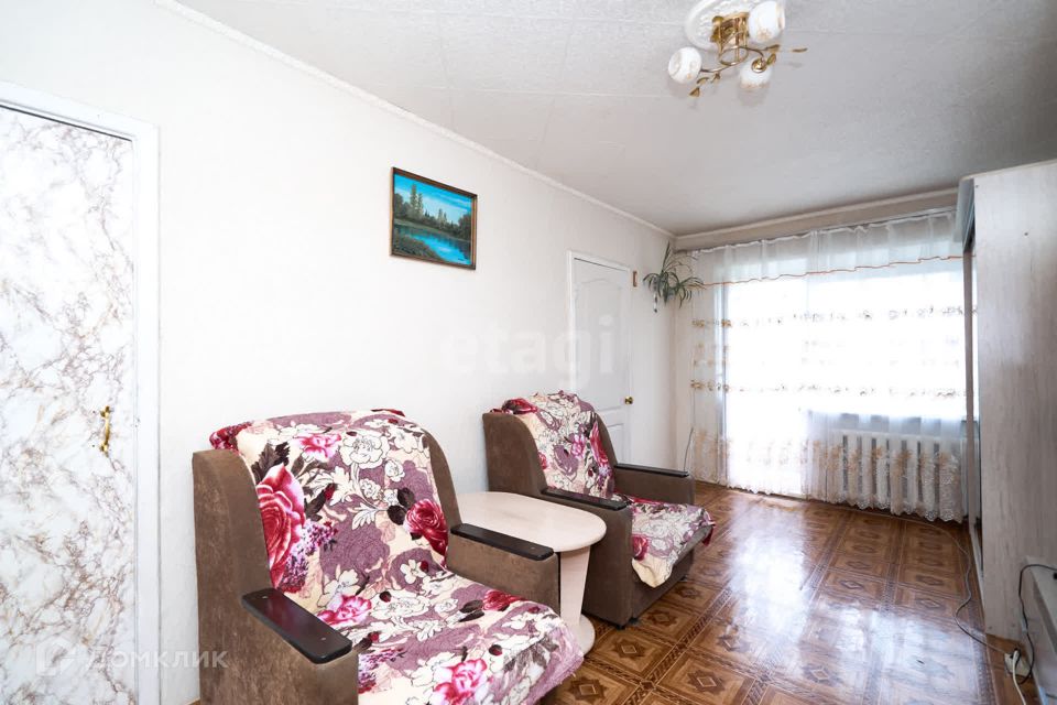 Продаётся 3-комнатная квартира, 42.2 м²