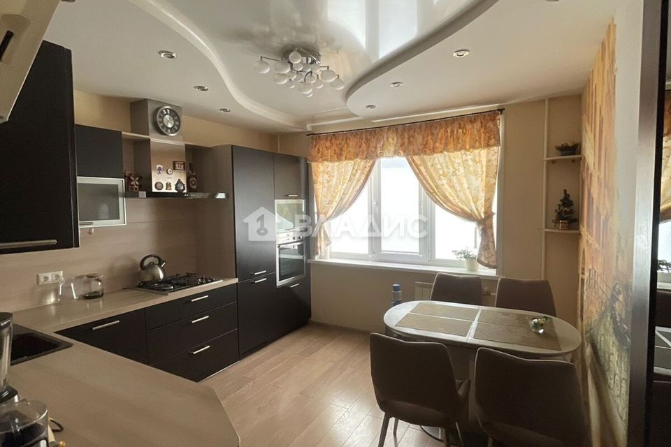 Продаётся 4-комнатная квартира, 111.3 м²
